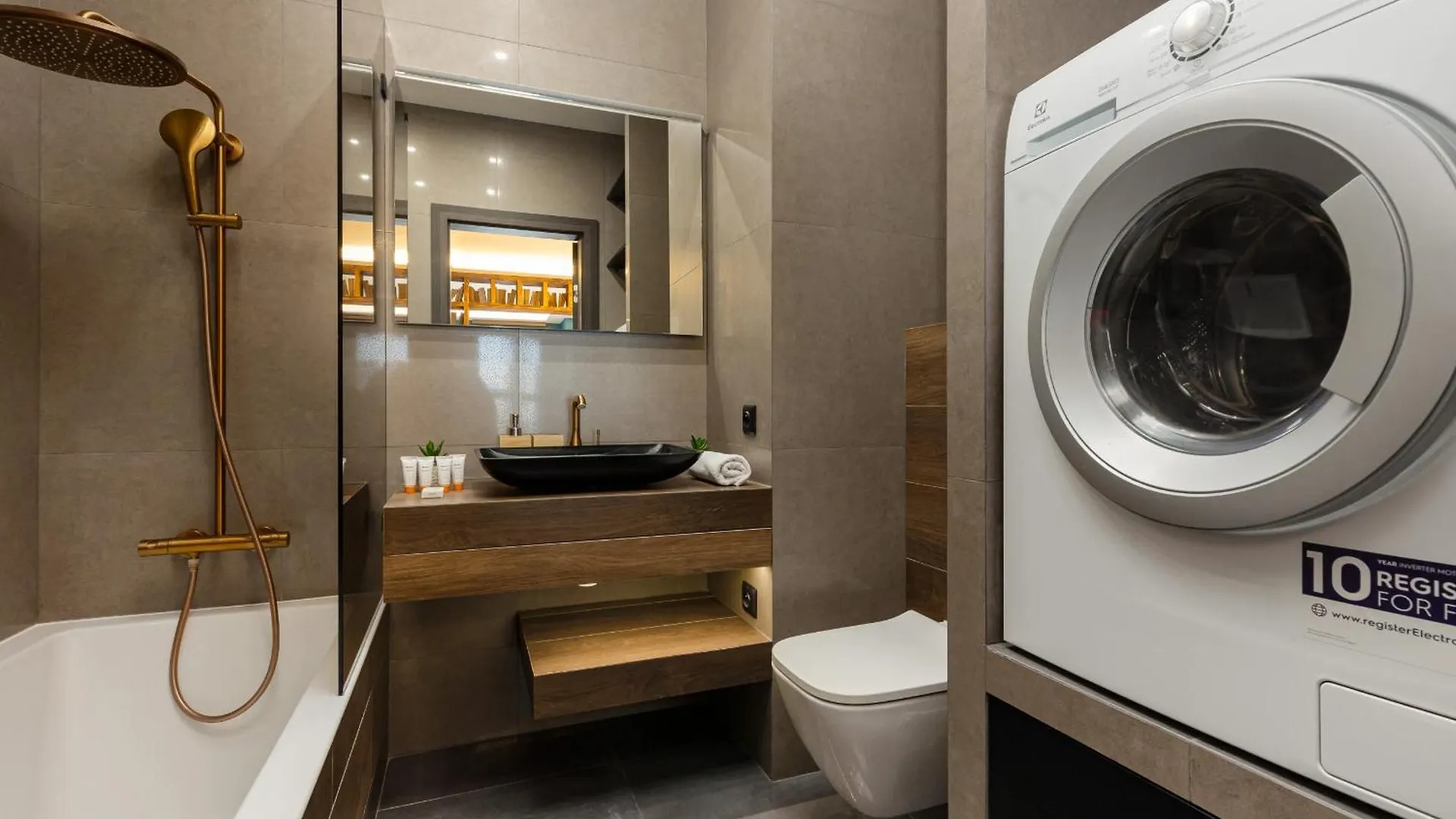 Emerald Residence Warsaw With Parking By Noclegi Renters Διαμέρισμα