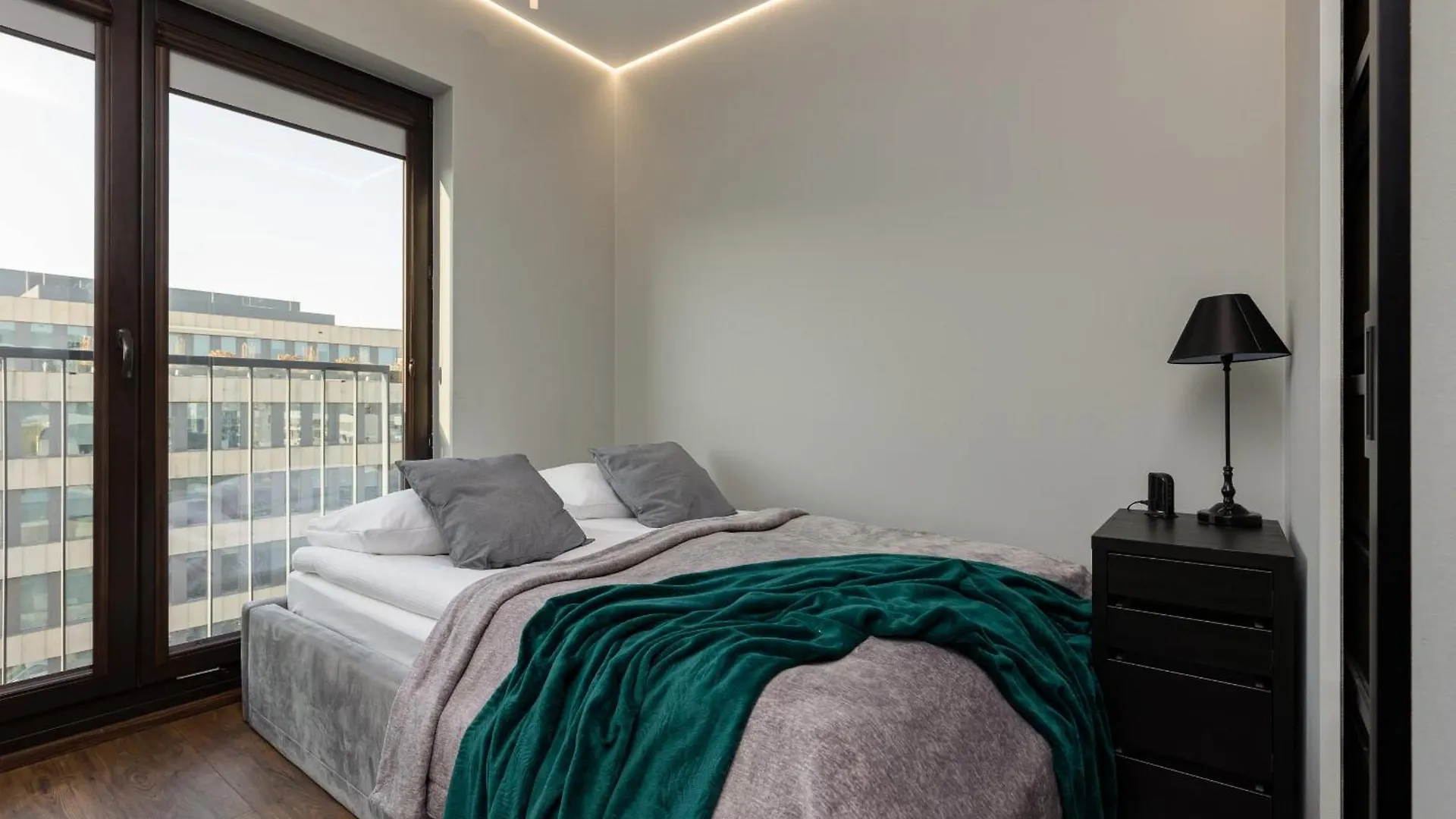 Emerald Residence Warsaw With Parking By Noclegi Renters 0*,  Πολωνία